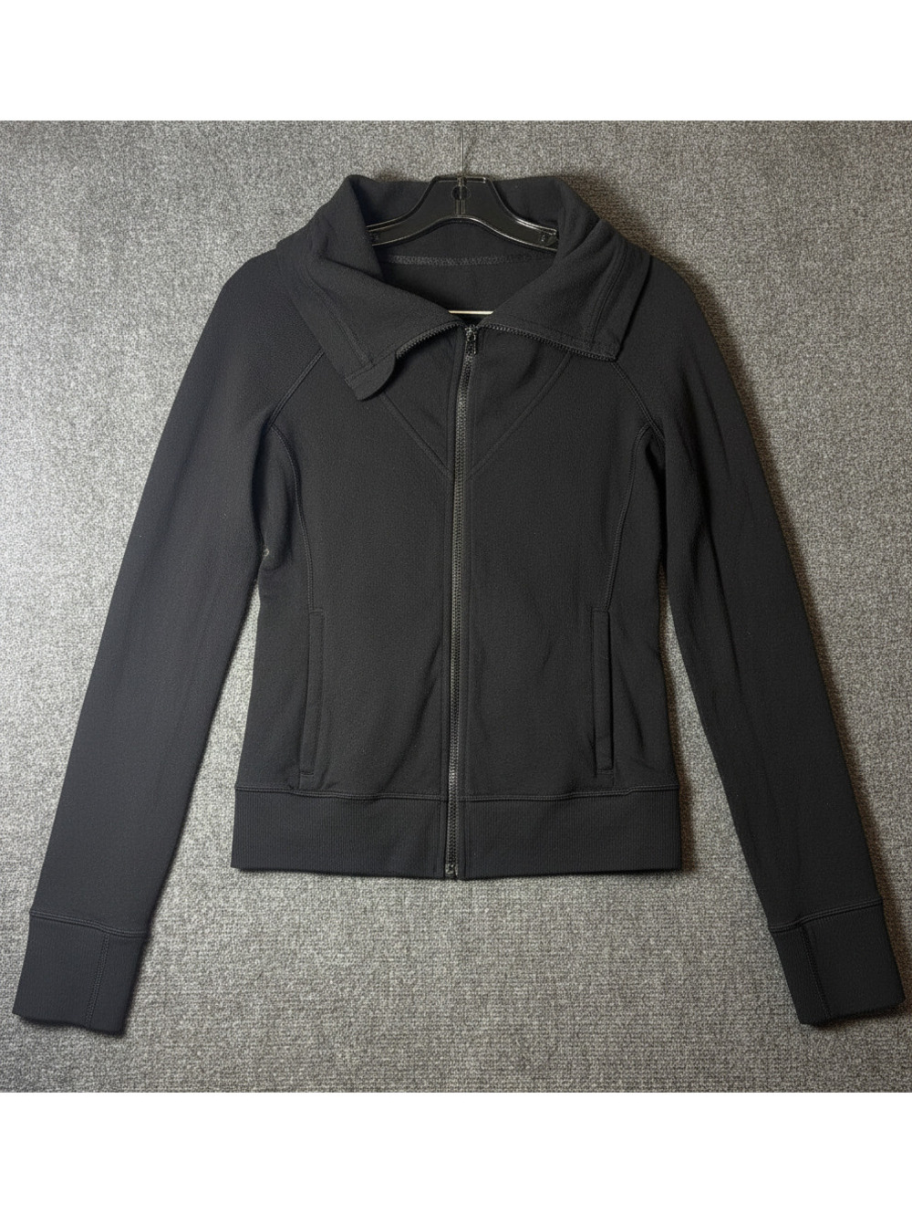 Lululemon Black Be Present  Full-Zip Jacket with Thumbholes, Size 6-0321